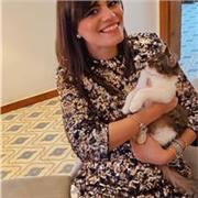 Laureata in Lettere impartisce lezioni private, online e/o da casa, di italiano e storia e anche aiuto compiti.